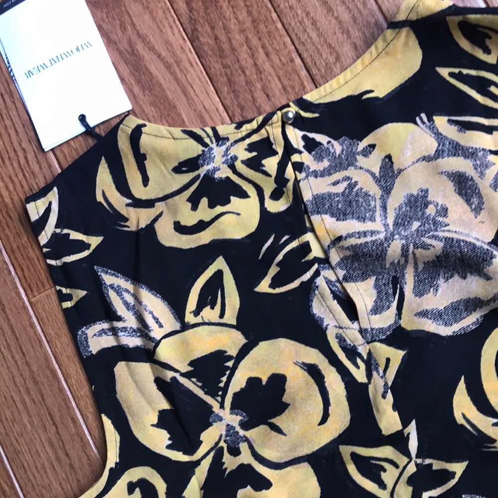 Sleeveless Blouse - NWT - Picture 5 of 6